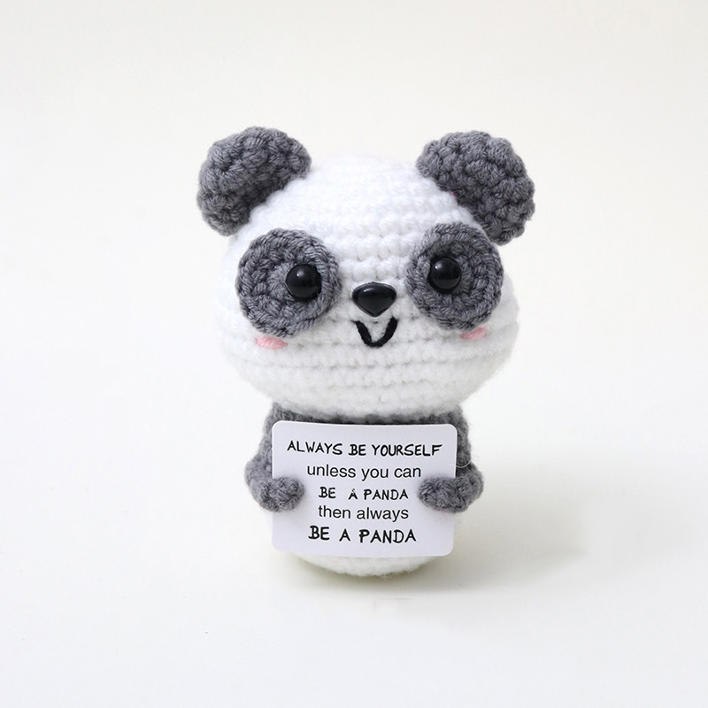 Home Textiles Europe - Poupée Panda à énergie Positive tricotée