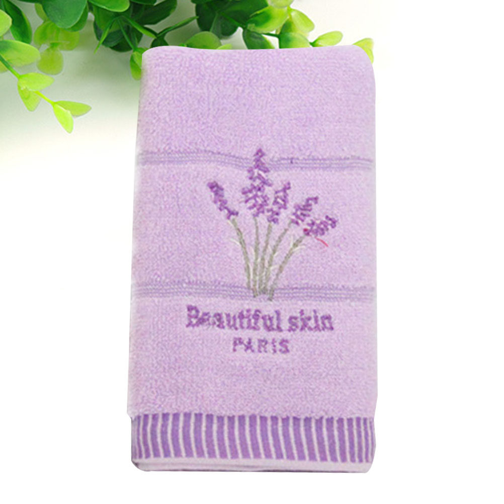 Home Textiles Pakistan - Serviette de bain en coton brodée